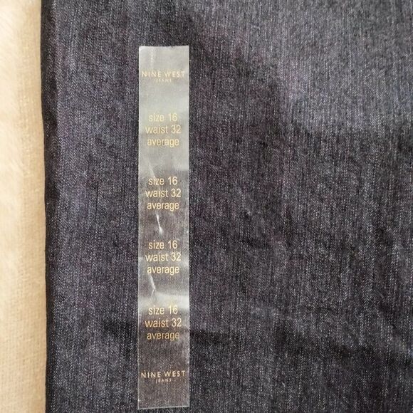 NWT Nine West Style Melanie Skimmer Missy Women Size 16/32 Average Capri Jeans - Picture 11 of 13